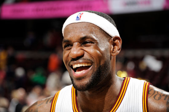 恩比德：手指有点小问题 不过情况正在好转（恩比德：手指略有不适，情况在改善）