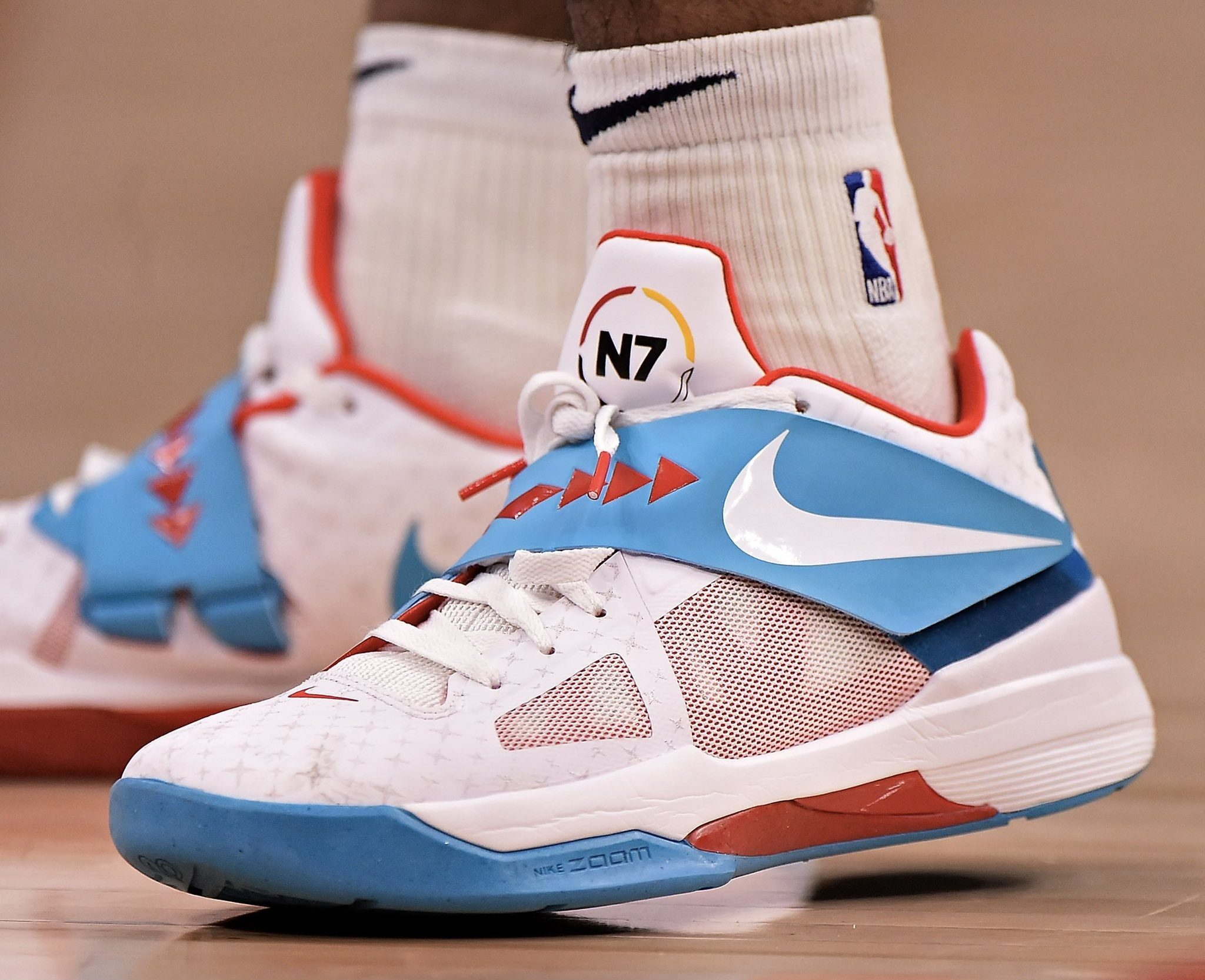 英超半场：塞梅尼奥进球被吹，切尔西暂0-0伯恩茅斯（英超半场战报：塞梅尼奥破门无效，切尔西0-0伯恩茅斯）