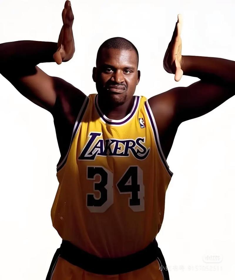 王洪泽这样的年轻人要多留在场上 不能过快犯规限制手脚（像王洪泽这样的新人应多在场，别因过早犯规束缚发挥）