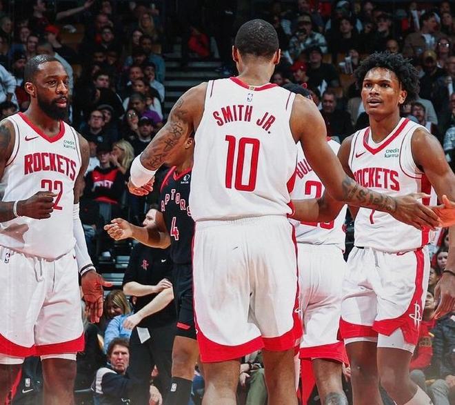 橙衣军团来袭！荷兰第12次跻身世界杯正赛，此前3次获得亚军（橙衣军团再出征：荷兰第12次晋级世界杯正赛，曾三度屈居亚军）