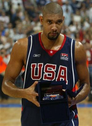 致敬蓝军传奇，库库雷利亚度假时身穿德罗巴球衣（库库雷利亚度假穿德罗巴战袍，向蓝军传奇致敬）