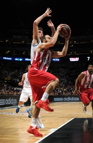 跟队记者：切尔西目前没打算外租门将约恩森（队记：切尔西暂不考虑外租门将约恩森）